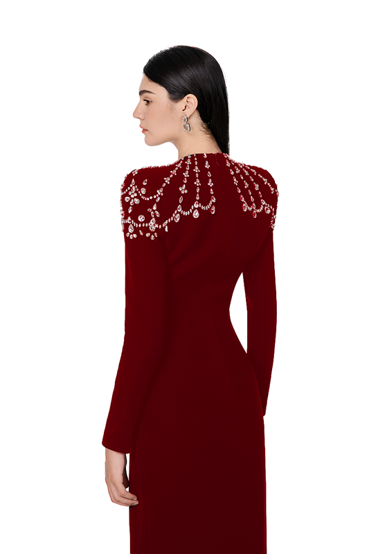 long sleeve trapezoid neckline bodycon maxi dress in red