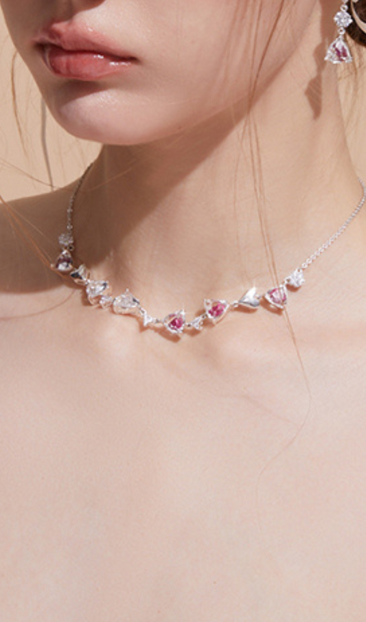 RED LOVE CLAVICLE NECKLACE