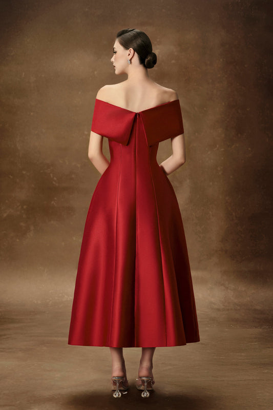 HEBE STRAPLESS MIDI DRESS IN RED