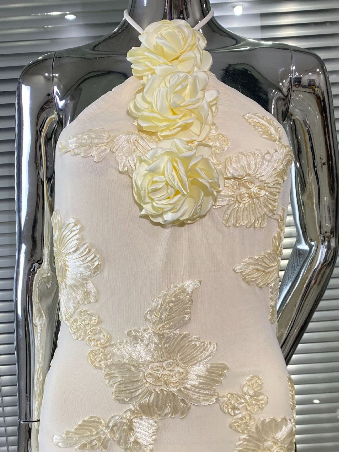 Nefertiti pale yellow tulle backless party mixi dress