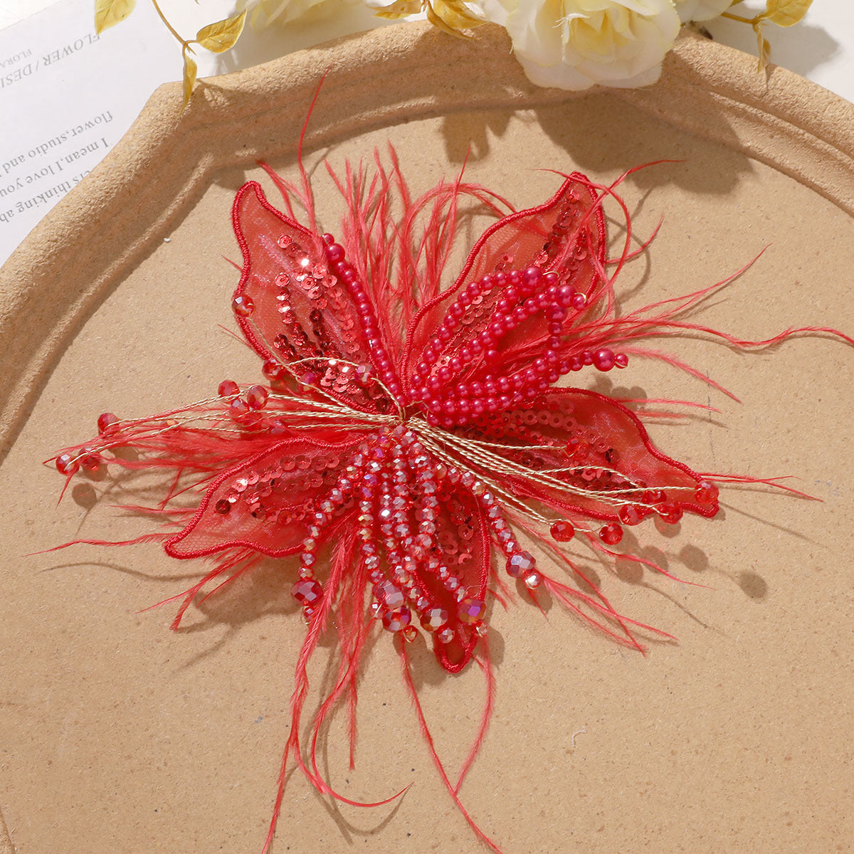 Picture-perfect pure white lace feathers, pearls, crystal flowers, DIY twisted silk flower headwear, claw clip clothing accessories