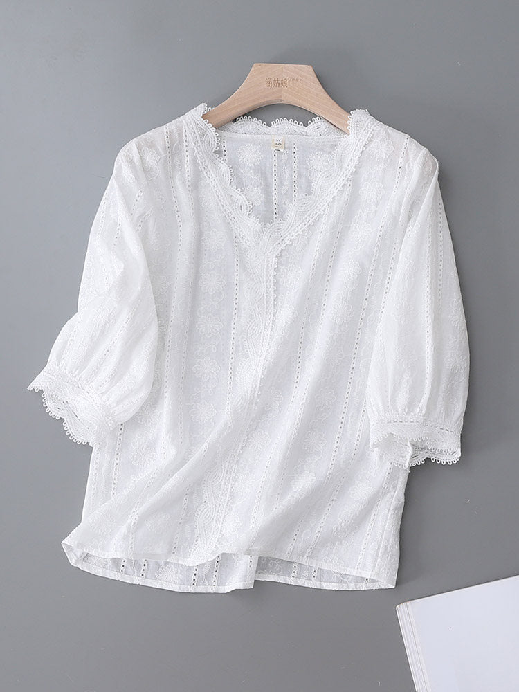 Scalloped Lace V-Neck Floral Embroidery Puff Three-Quarter Sleeve Blouse