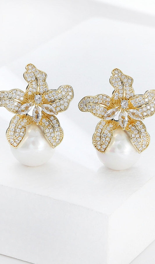 LILY GOLD PEARL EARRINGS Earrings blingmyfriend