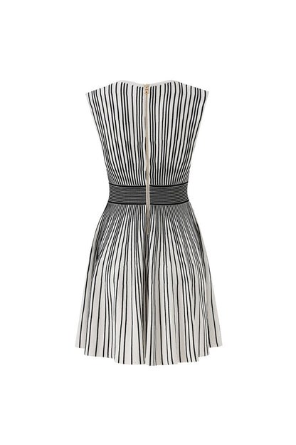 Two-tone v-neck sleeveless flared knit mini dress
