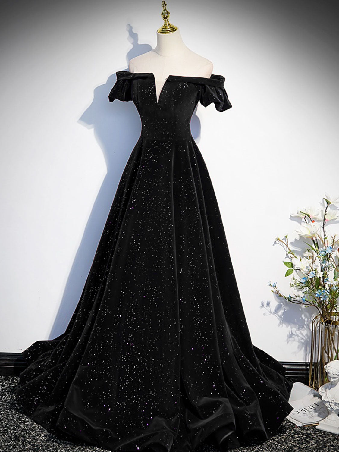 Black A-line Off Shoulder Velvet Dress