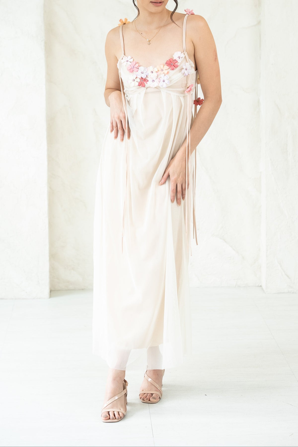 Farah flower maxi Dress in ivory
