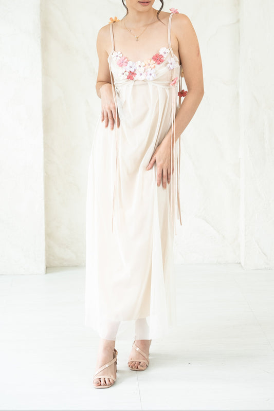 Farah flower maxi Dress in ivory