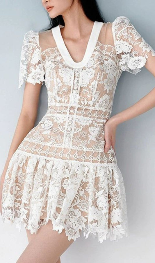 V-NECK CUTOUT LACE MINI DRESS IN WHITE