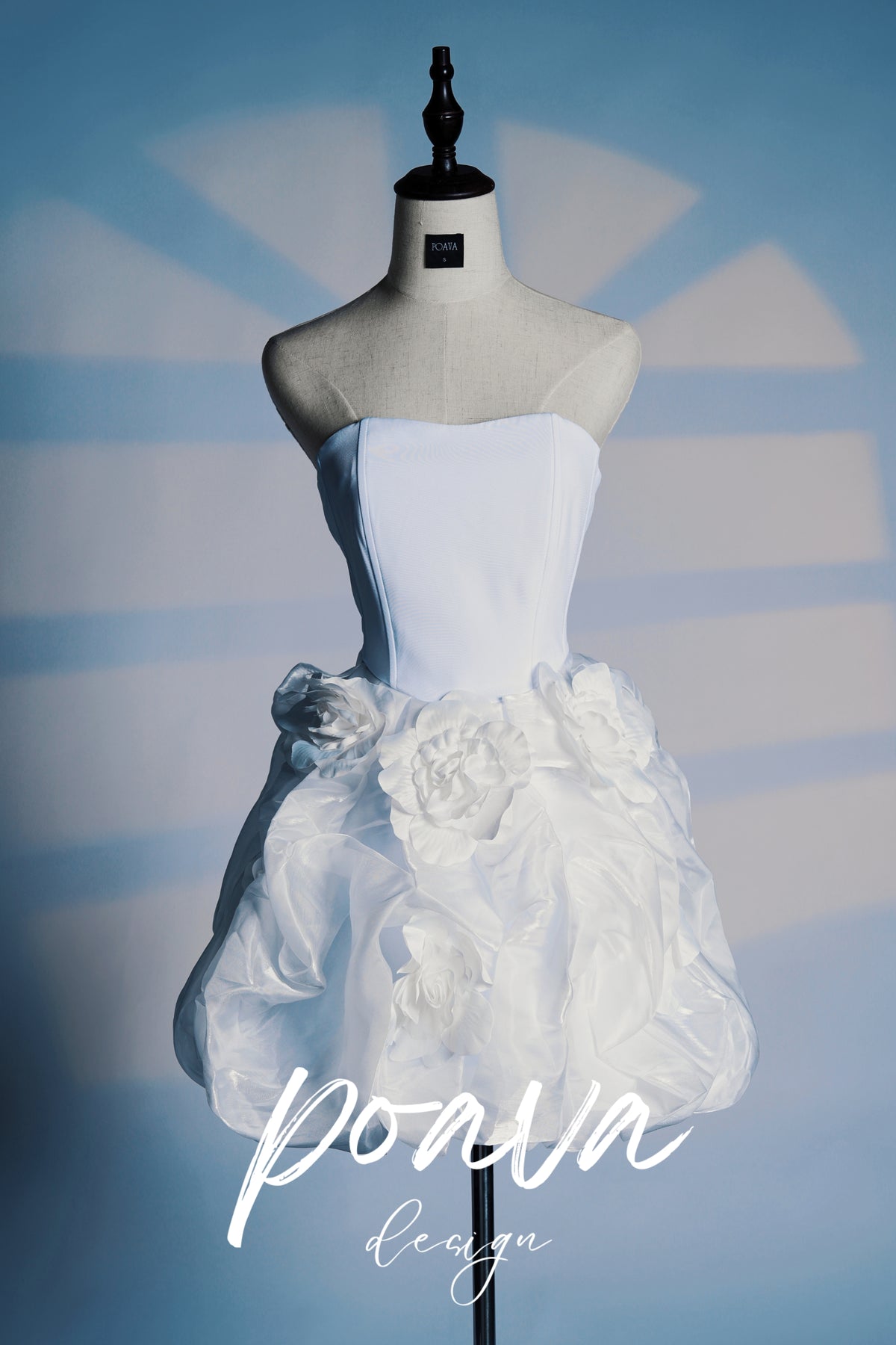 FLORAL-APPLIQUÉ STRAPLESS MINI DRESS IN WHITE