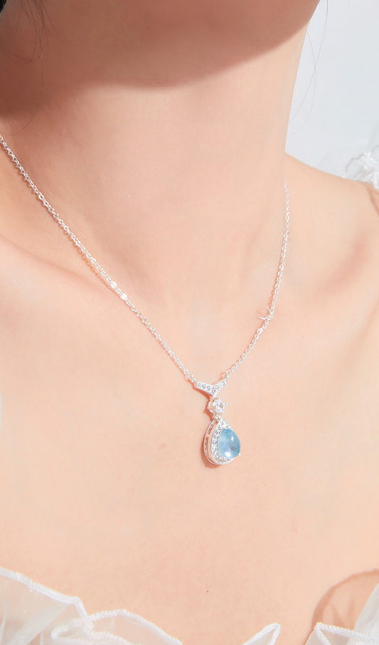 AQUAMARINE COLLARBONE NECKLACE