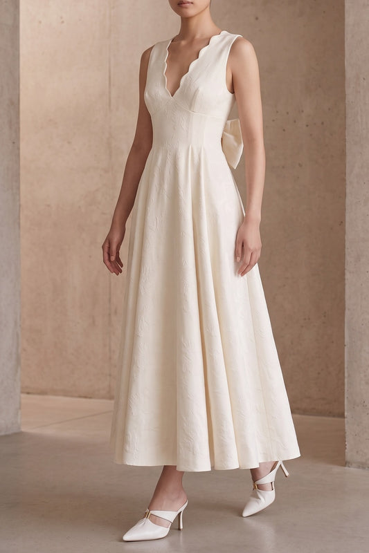 Scalloped V Neck Sleeveless Pleated A-line Midi Dress