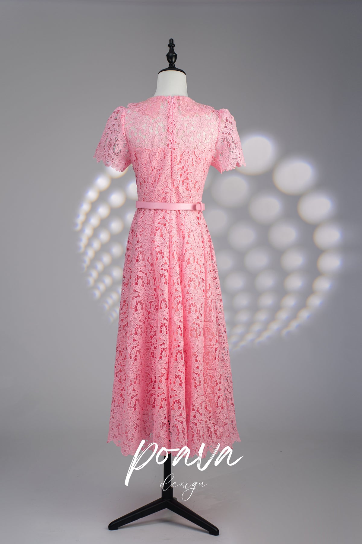 Lace floral midi dress in pink