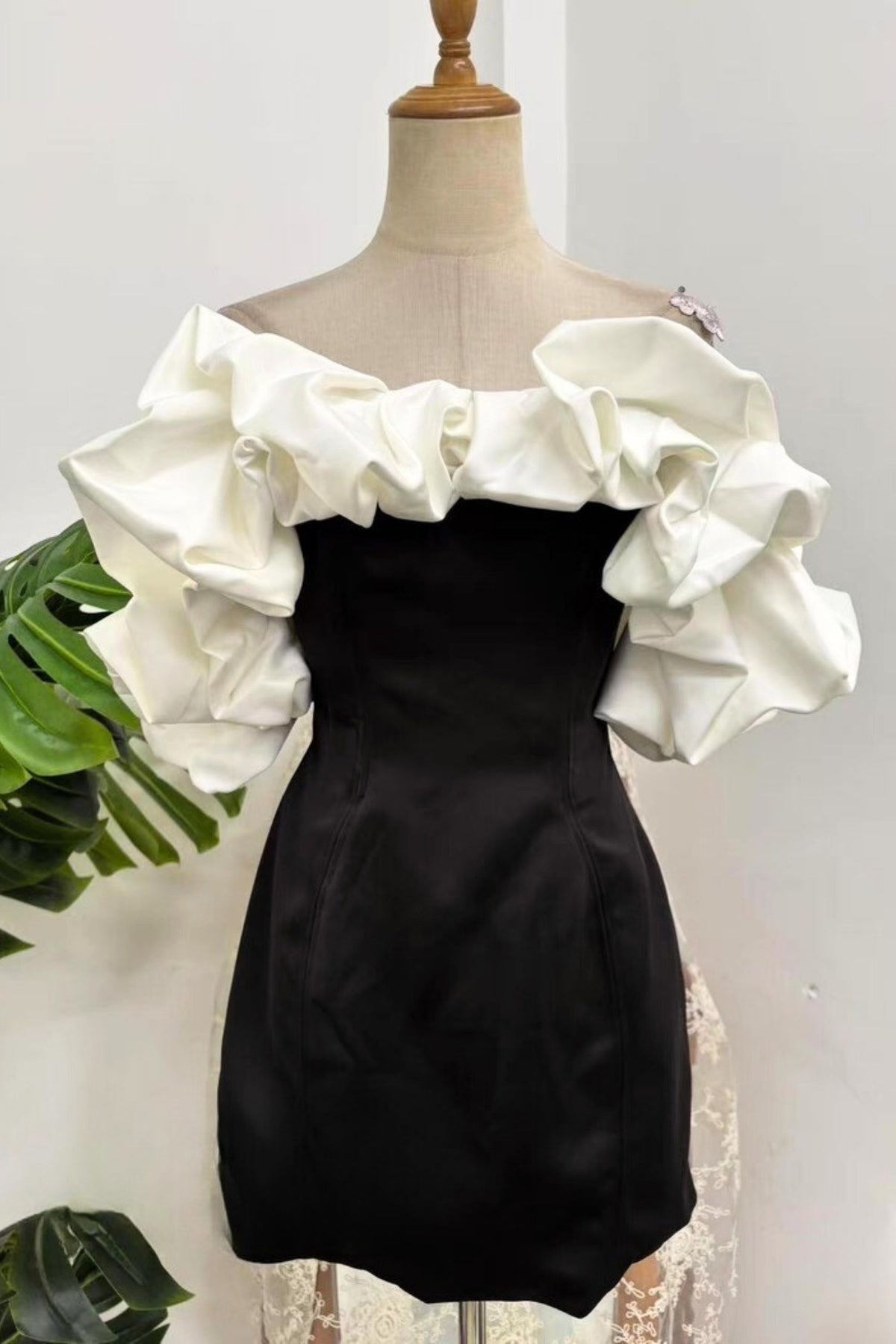 Allie Mini Dress - Black/White