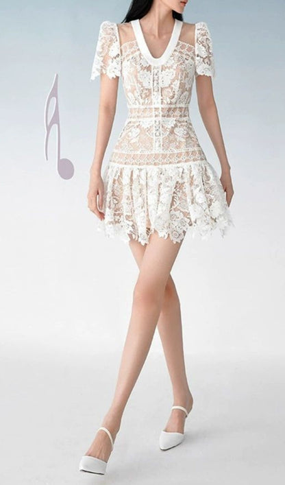 V-NECK CUTOUT LACE MINI DRESS IN WHITE