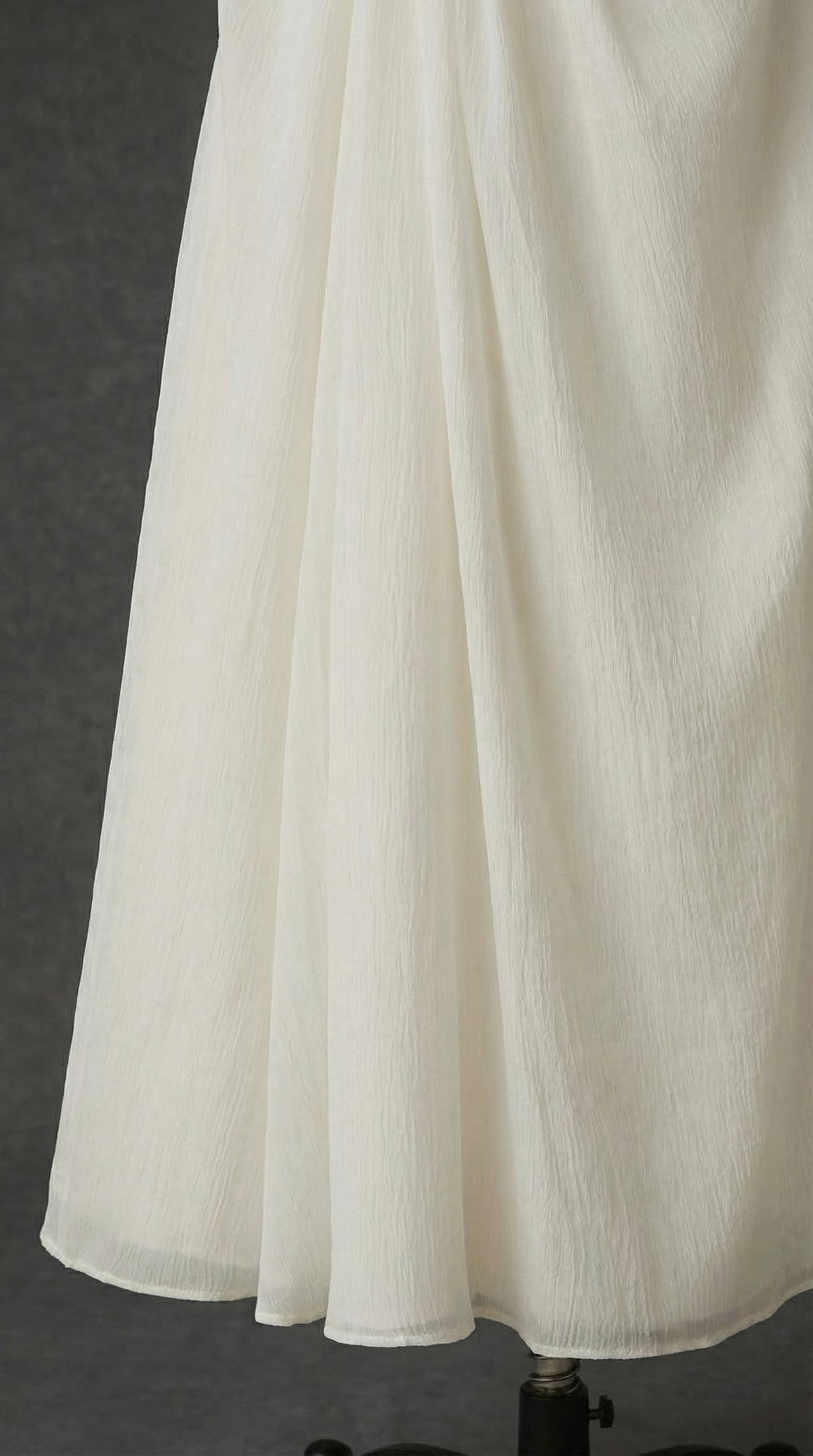judith off-shoulder A-line Voile Midi Dress in white