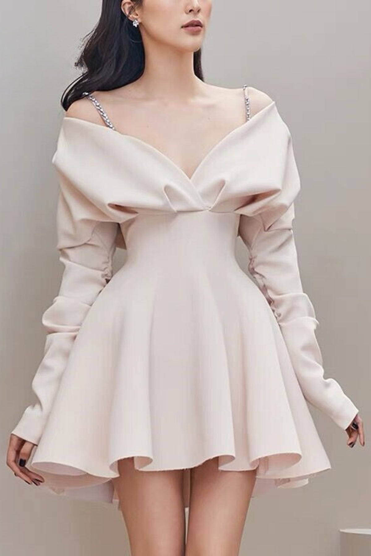 V-NECK LONG-SLEEVED A-LINE SUSPENDER DRESS
