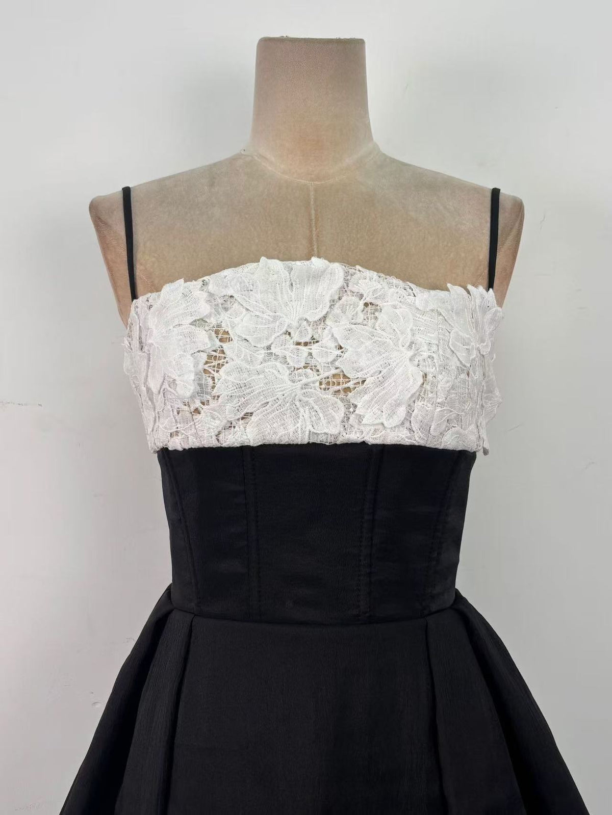 Vela A-line Corset Waist Mesh Midi Dress