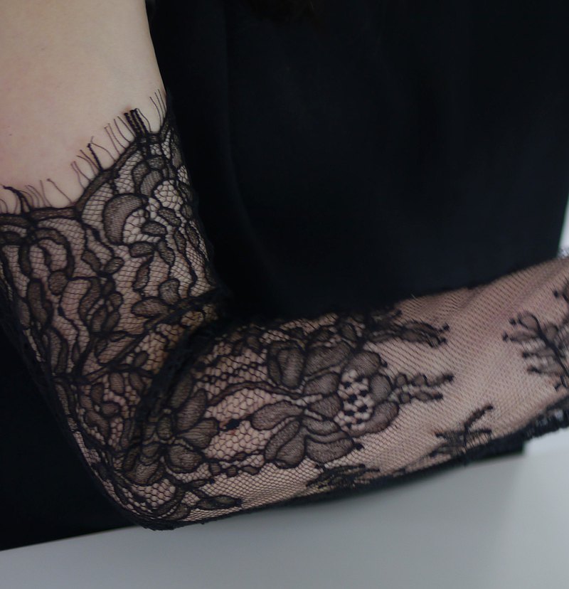 Pom LACE HANDMADE LONG GLOVES