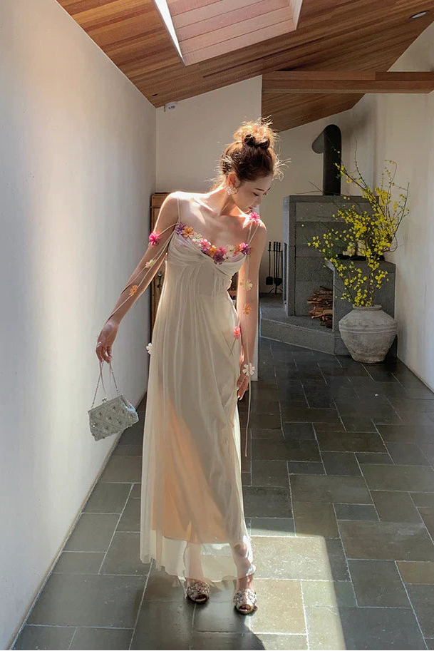 Farah flower maxi Dress in ivory