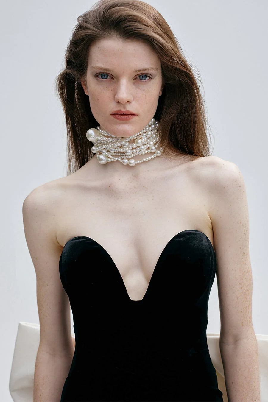 hermosa silk strapless bow gown in black