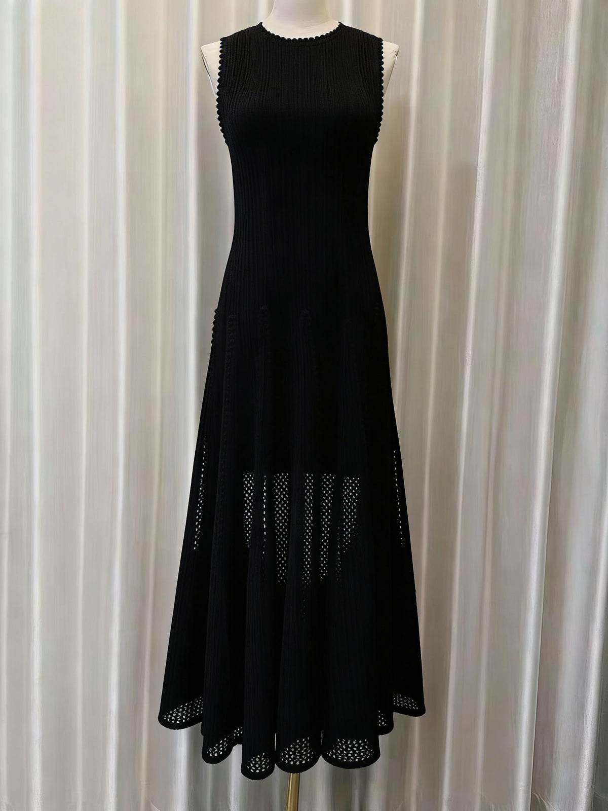 sleeveless lace crochet maxi dress in black
