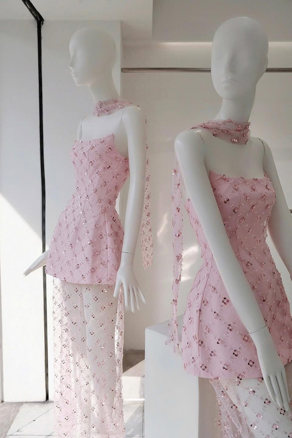 Strapless Sequins pearl mini dress in pink
