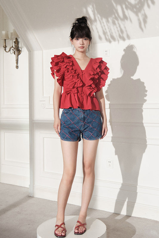 Ruffle sleeveless top in red