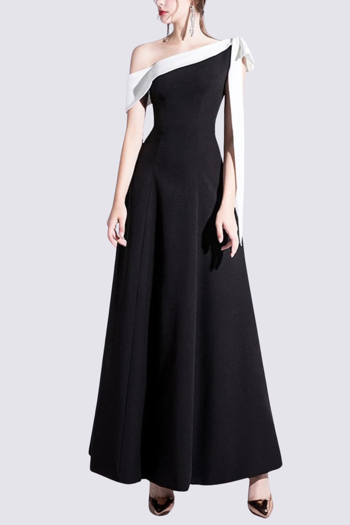 PAGGED BOW MIDI DRESS IN BLACK