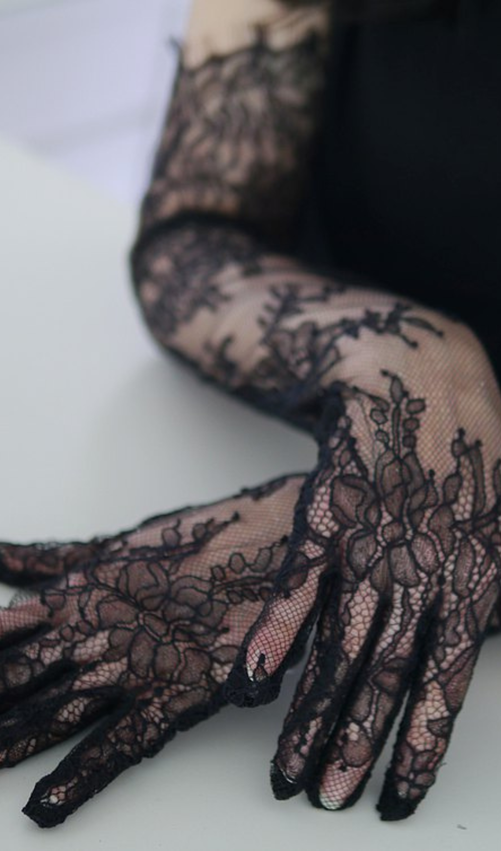 Pom LACE HANDMADE LONG GLOVES