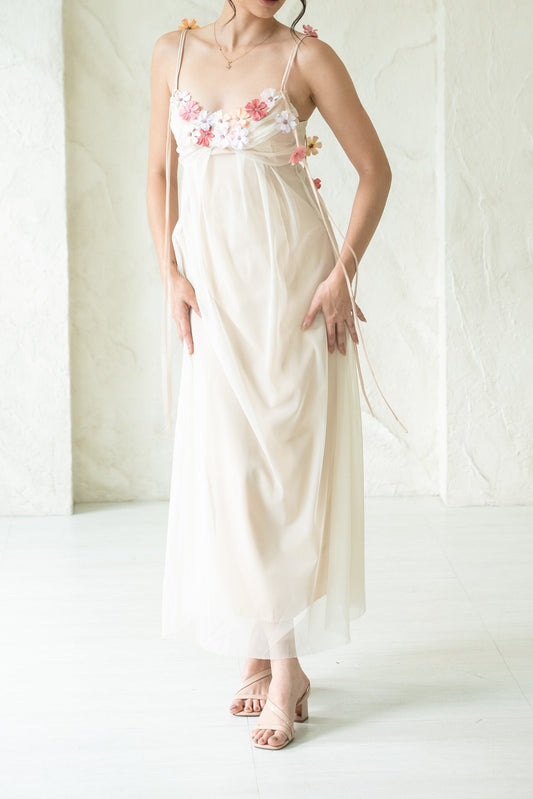 Farah flower maxi Dress in ivory