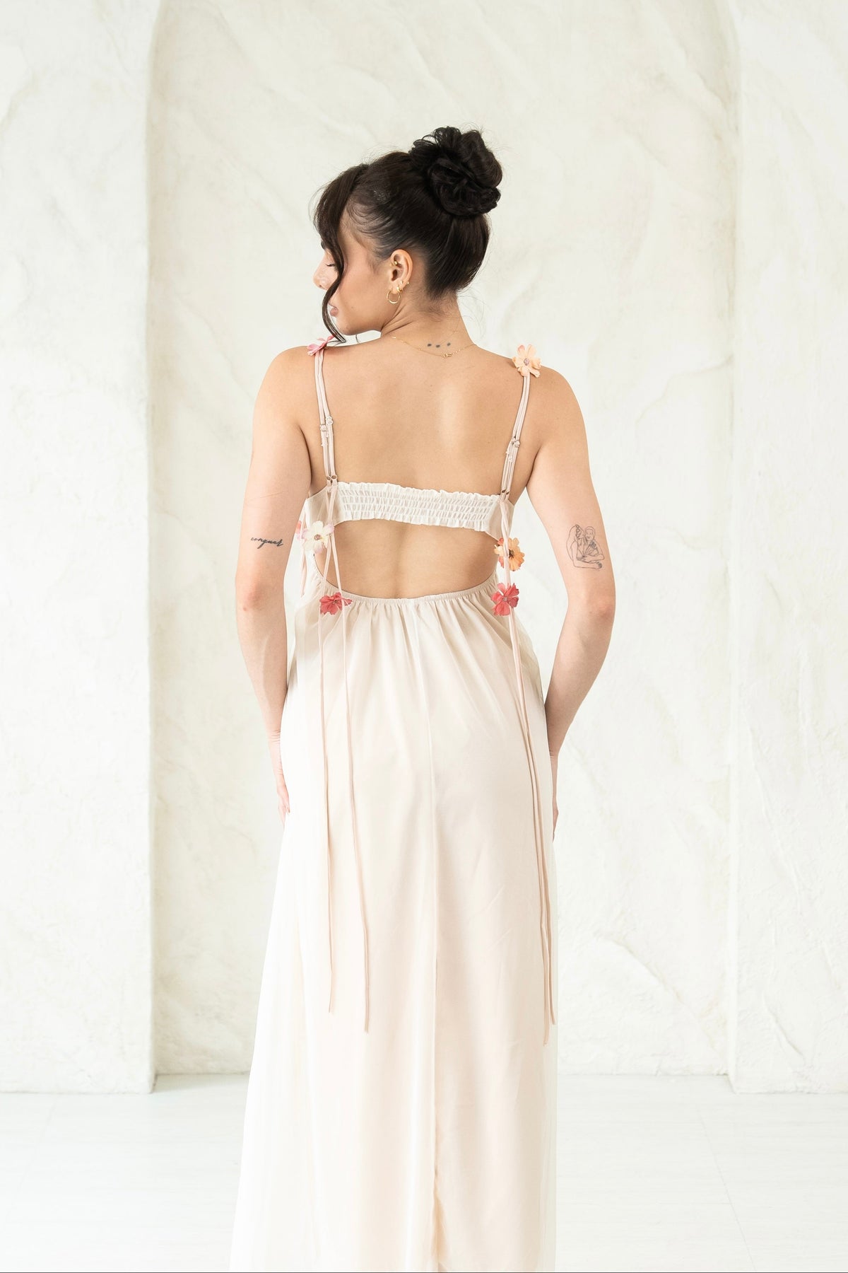 Farah flower maxi Dress in ivory