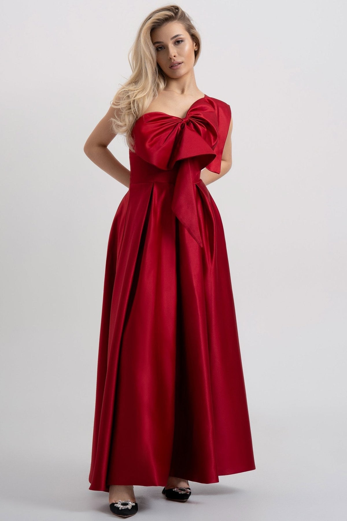 Bow one shoulder maxi dresses in red
