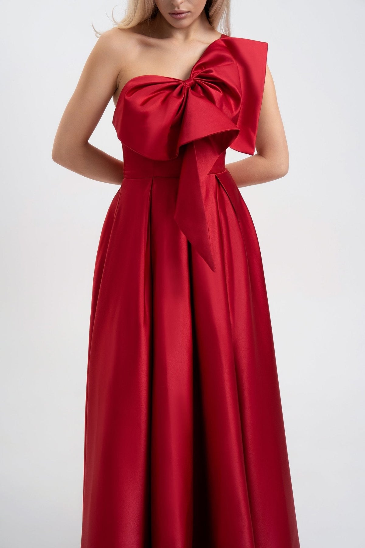 Bow one shoulder maxi dresses in red