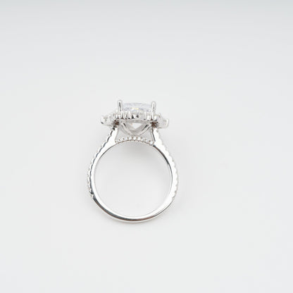 Émilienne Sterling Silver Rectangular Zircon Gemstone Ring