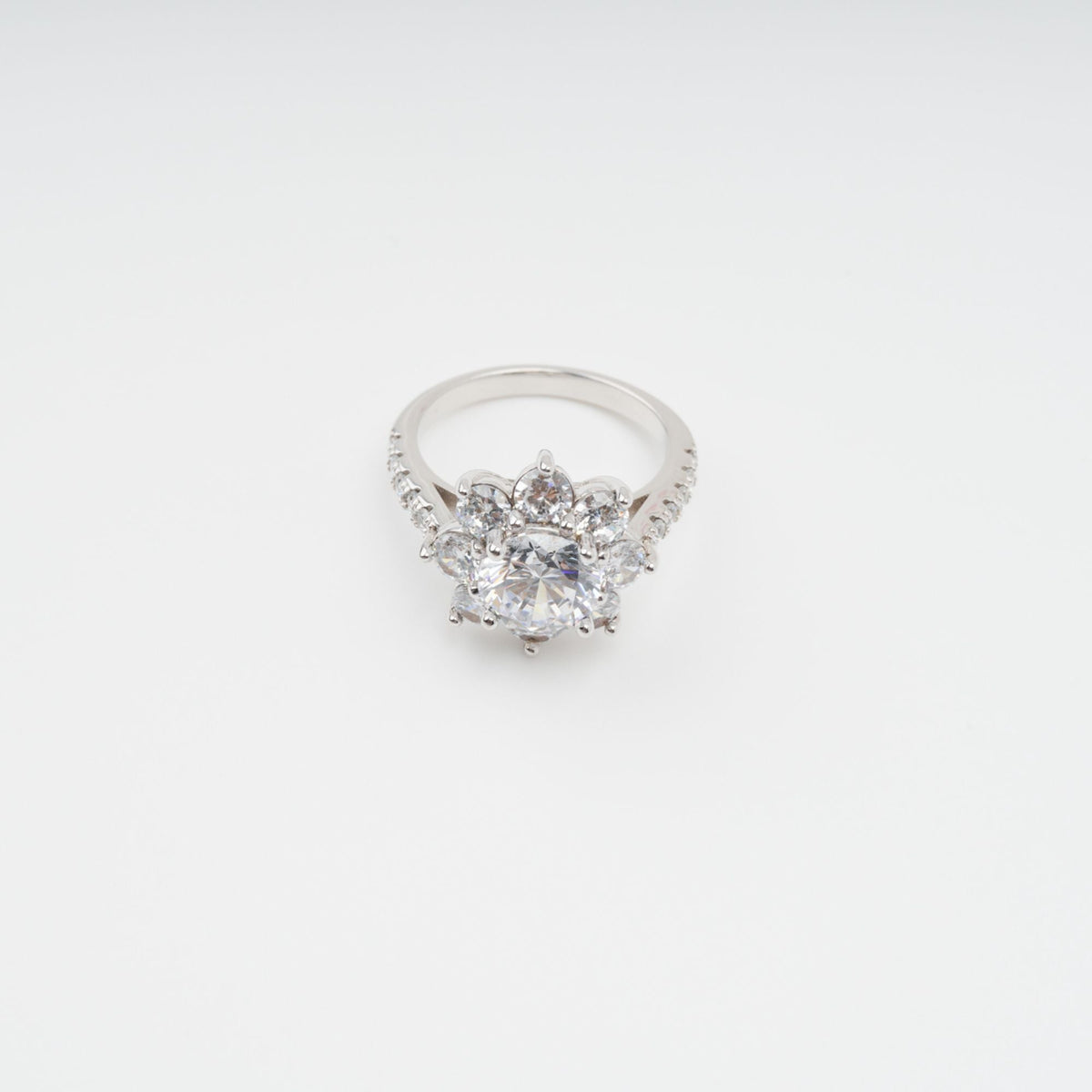 Émilie Sterling Silver Flower Shaped Zircon Gemstone Ring