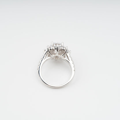 Émilie Sterling Silver Flower Shaped Zircon Gemstone Ring