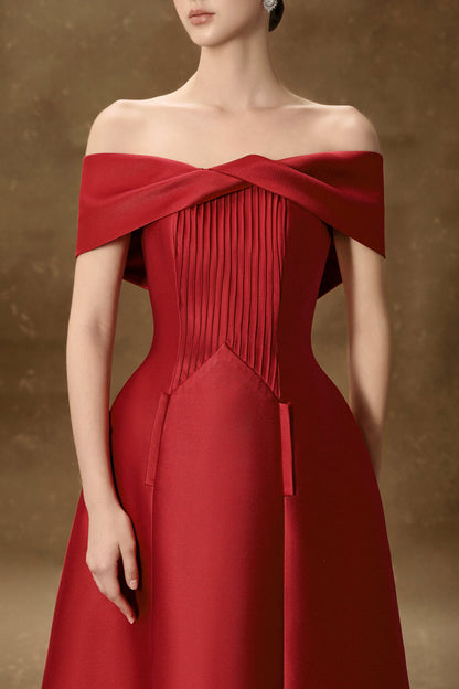 HEBE STRAPLESS MIDI DRESS IN RED