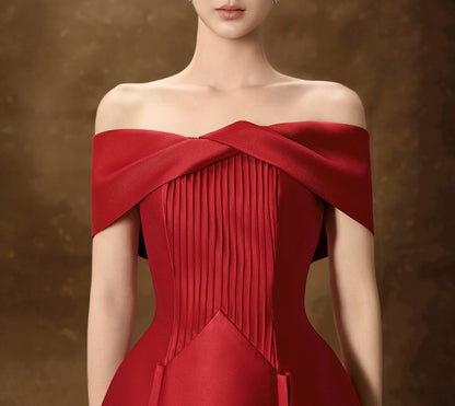 HEBE STRAPLESS MIDI DRESS IN RED