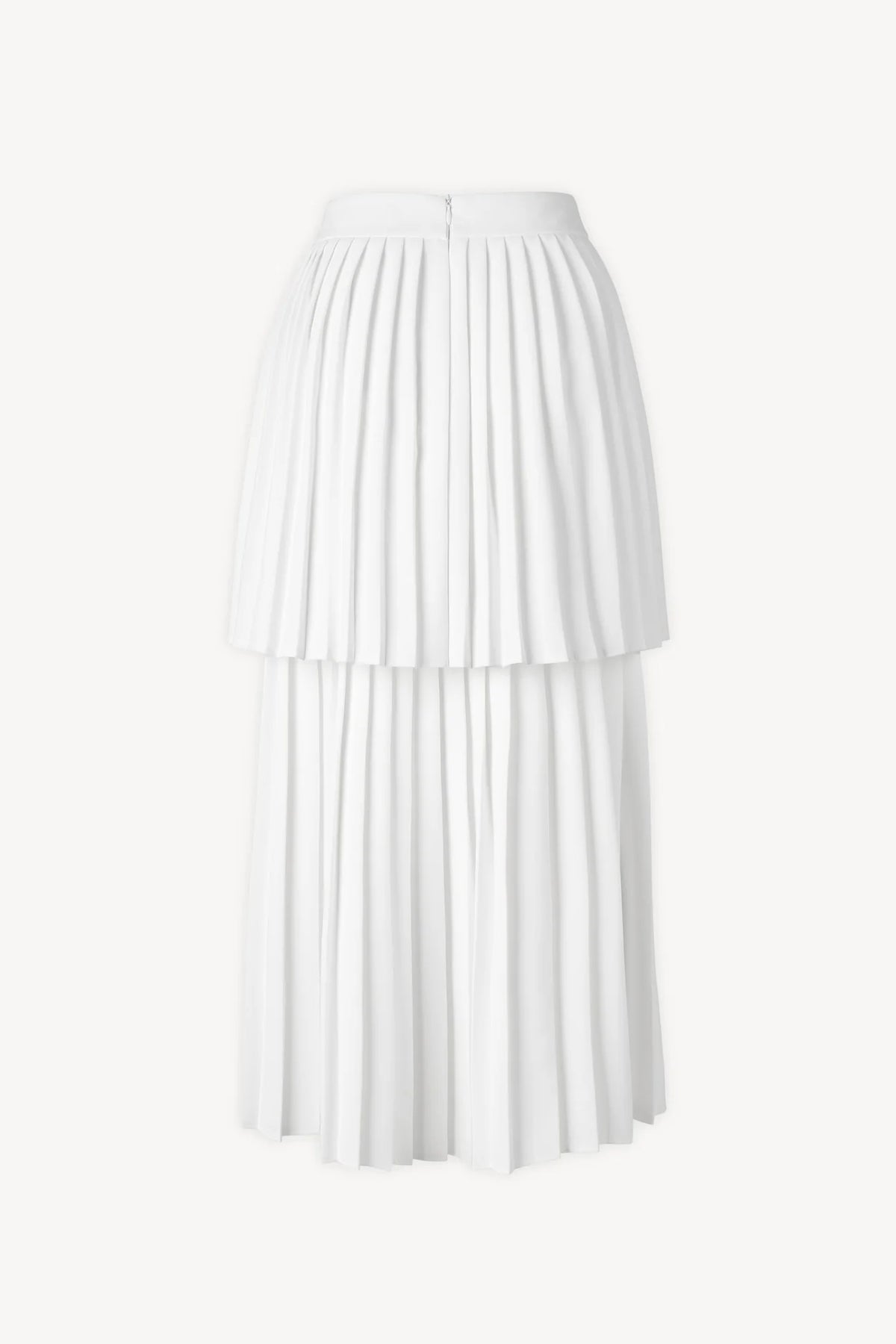 Sleeveless pleated layer skirt suit in white