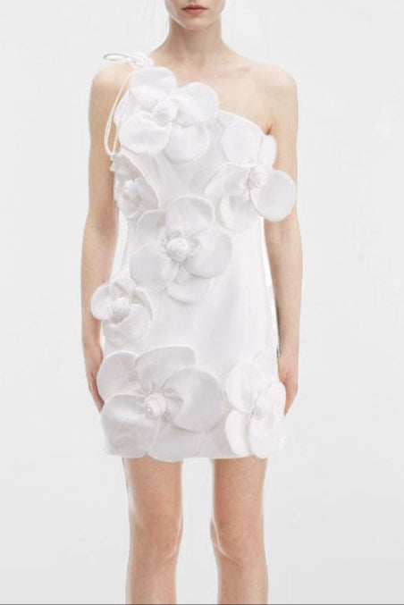 EMILY FLOWER HALTER NECK MINI DRESS IN WHITE