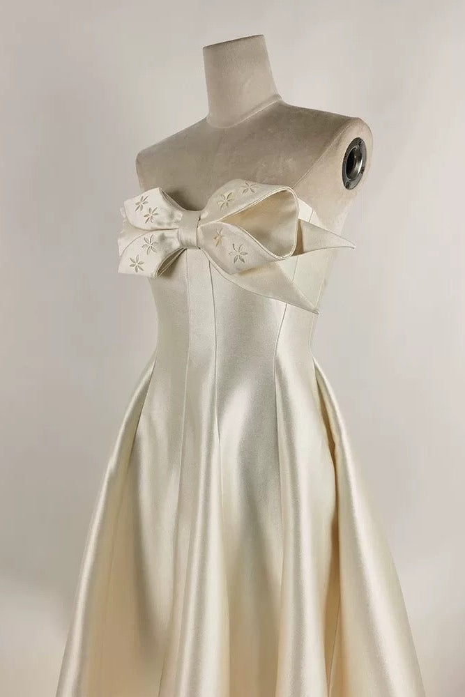 BEIGE FLARED SEMI-HEART NECK TAFFETA MIDI DRESS