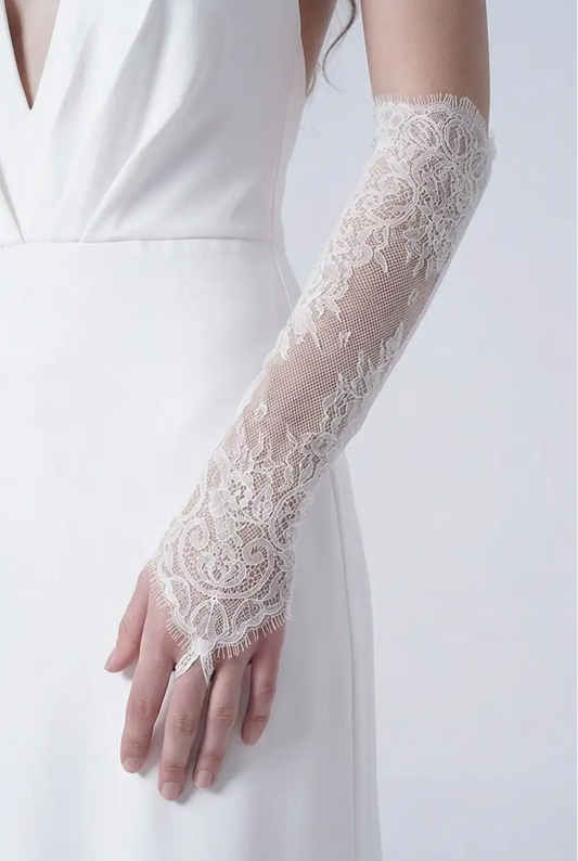 Chantilly Lace Bridal Sleeves in Ivory