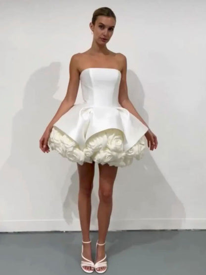 SALLY STRAPLESS FLOWER MINI DRESS IN WHITE