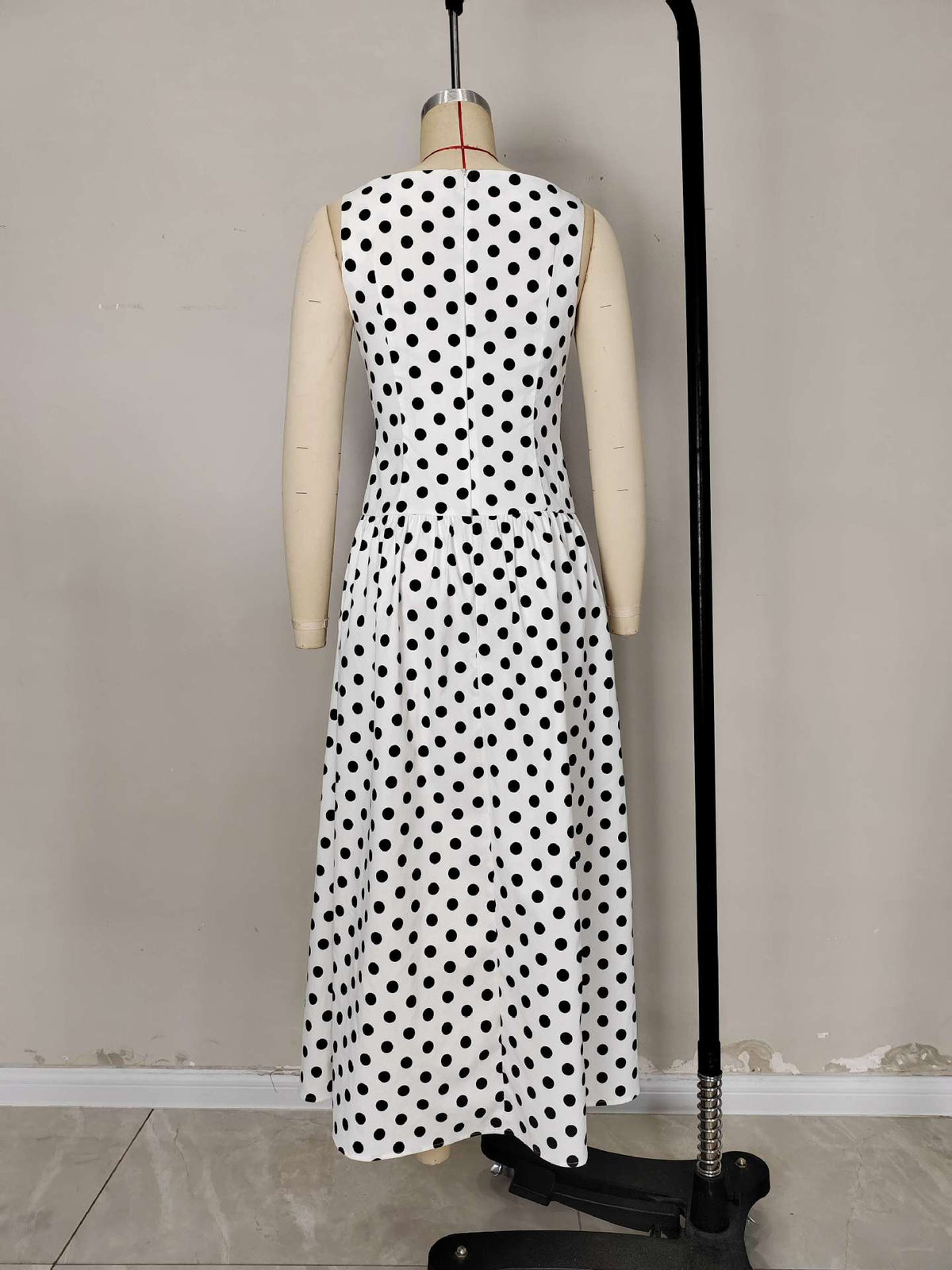 Sleeveless Polka Dot Midi A-line Dres