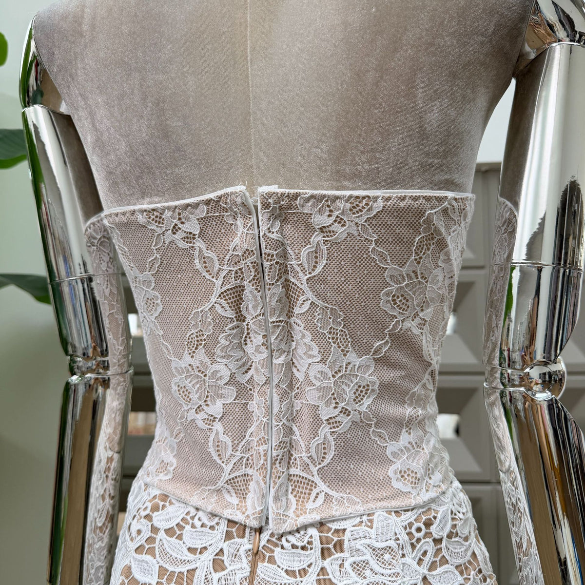 White Lace Bodycon Two-Piece Set