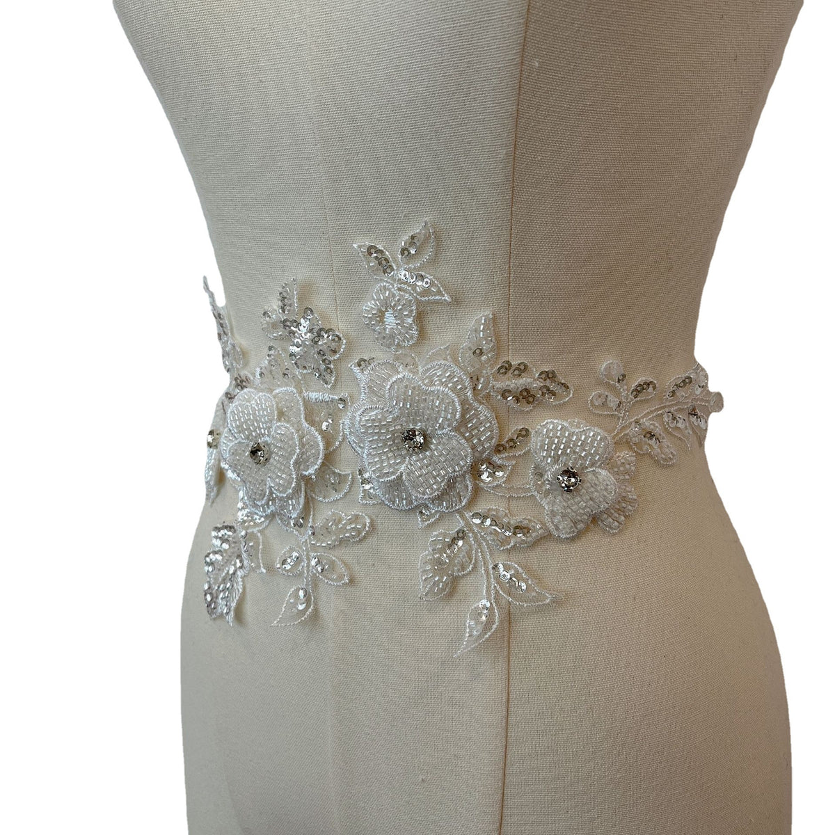 New off-white haute couture three-dimensional mesh rose bead appliqué wedding dress headdress tulle embroidery piece appliqué