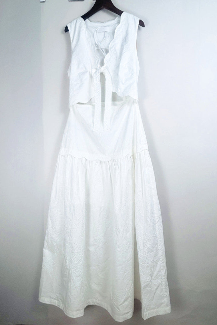 Scallop trim V-neck Crinkled Maxi Dress in ecru