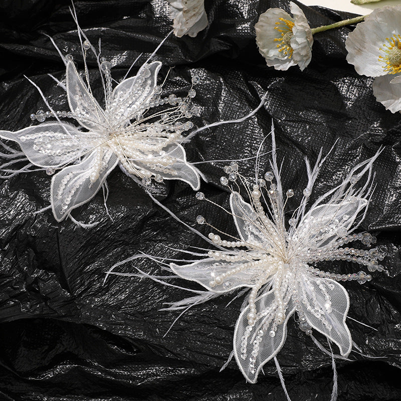 Picture-perfect pure white lace feathers, pearls, crystal flowers, DIY twisted silk flower headwear, claw clip clothing accessories