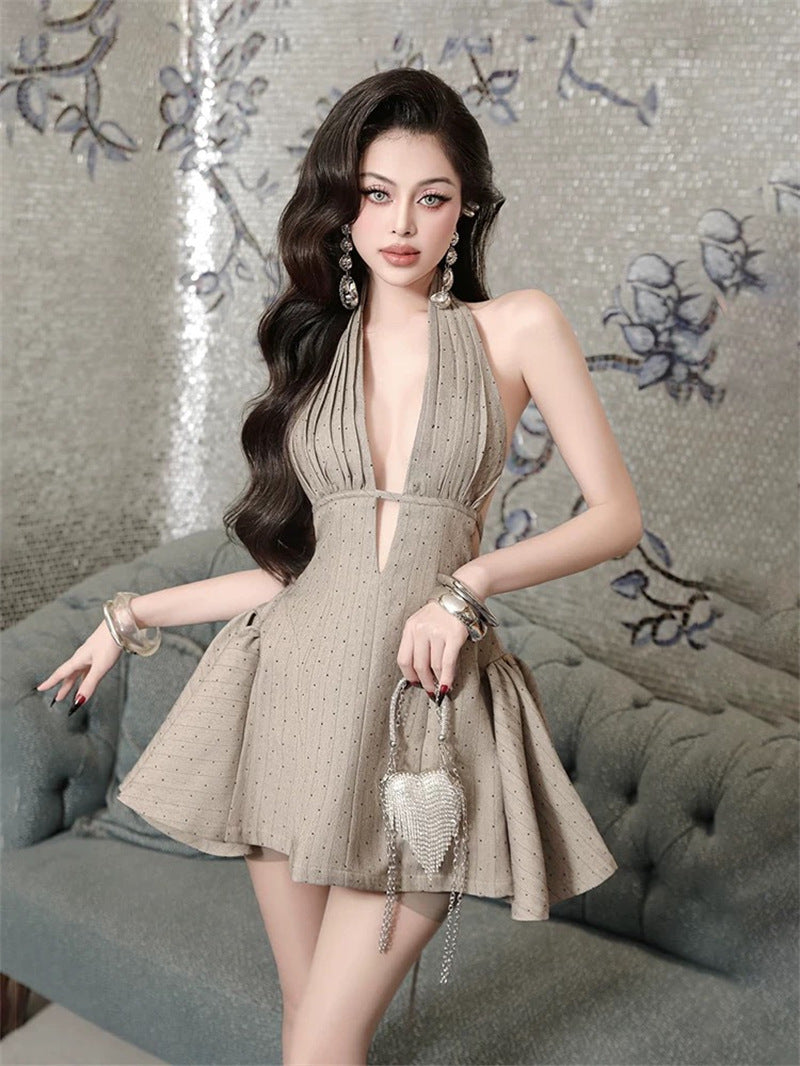 V-neck open back polka puffy mini dress in gray