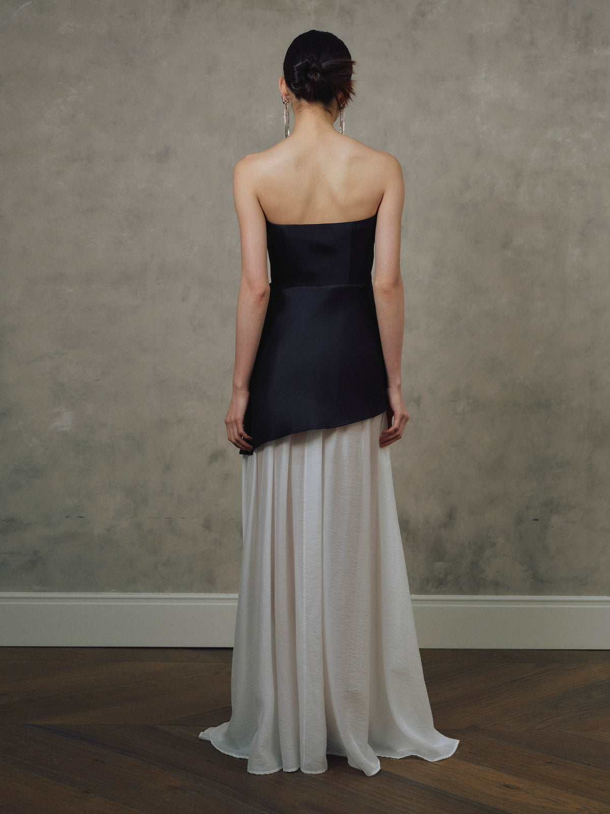 satin Spliced tulle strapless maxi dress - white